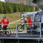 Front 220d 8pers, Inout , Downhill Bike